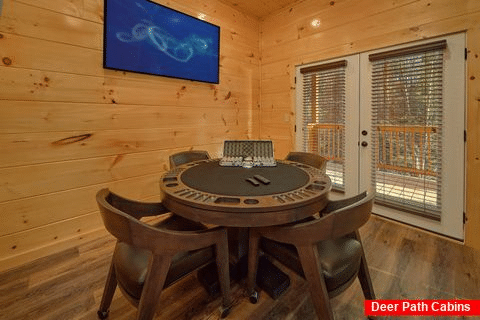 Luxury cabin rental with Poker Table Game Room - Hemlock Splash