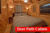 Cozy 1 Bedroom Honeymoon Cabin Sleeps 2