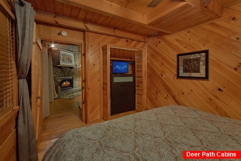 Cozy 1 Bedroom Honeymoon Cabin Sleeps 2 - Restin Easy