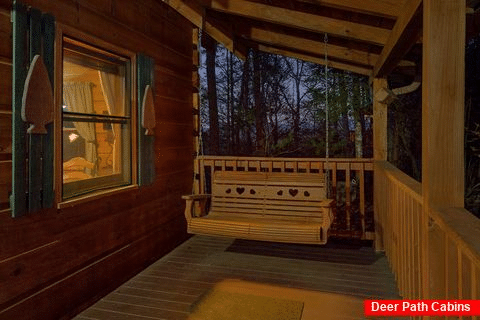 1 Bedroom Honeymoon Cabin with Swing - Restin Easy