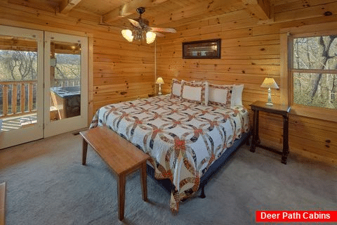 King Bedroom with Flatscreen TV Sleeps 5 - Rippling River