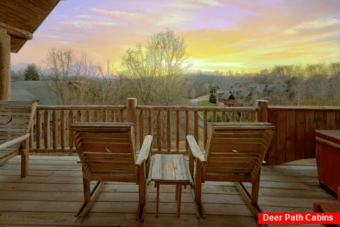 1 Bedroom Cabin with a View near Pigeon Forge - A Romantic Hilltop