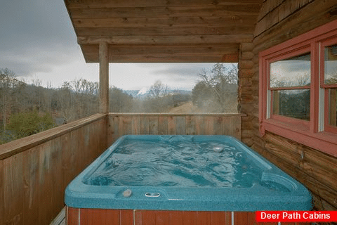 Large 1 Bedroom Cabin with Game Room and Hot Tub - A Romantic Hilltop