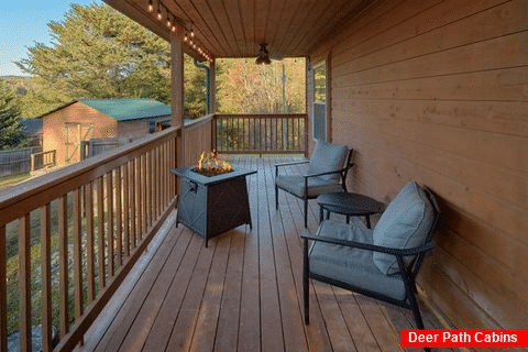 3 bedroom cabin with Fire Pit on the deck - LoneStar
