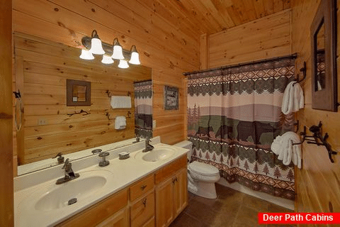Beautiful 2 Bedroom 2 Bath sleeps 6 Cabin - Mountain Retreat