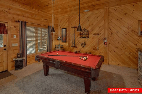 2 Bedroom with Pool Table Sleeps 6 - Mountain Retreat