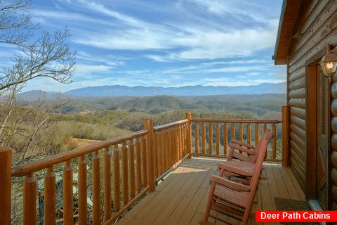 4 Bedroom 3 Bath cabin with Spectacular Views - On The Rocks