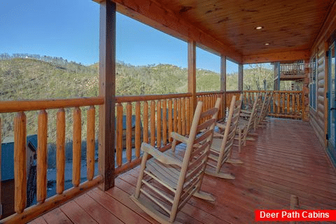 Luxury cabin with deck, hot tub and Private Pool - Splashing Bear Cove