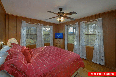 King Bedroom with TV Sleeps 6 - Byrd House