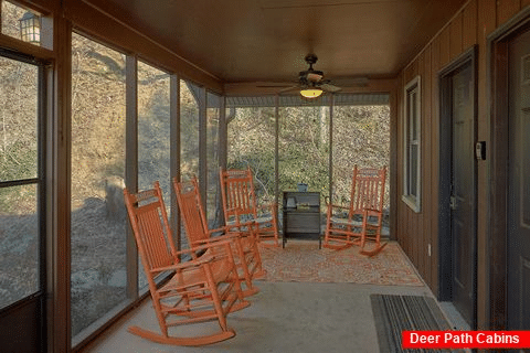 2 Bedroom Cabin with Screened in Porch and WiFi - Byrd House