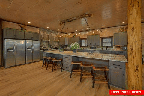 Premium 15 bedroom cabin with spacious kitchen - Smoky Mountain Masterpiece