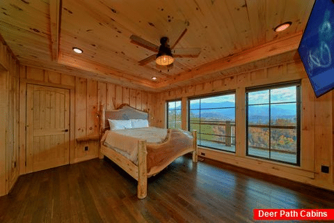 Main Floor Mster Bedroom 4 Bedroom Sleeps 10 - Sunshine Mountain Vista