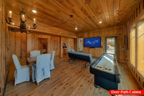4 Bedroom with Extra Siting and Sleeping Loft - Crown Chalet