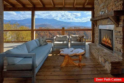Covered Deck with Spectacular Views 4 Bedroom - Crown Chalet