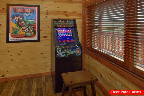 Game Room with Arcade, Pool Table 6 Bedroom - Splash Mountain Chalet