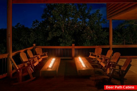 Luxurious 15 bedroom rental cabin with fire pits - Smoky Mountain Masterpiece