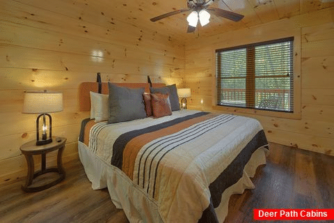 Premium 2 bedroom cabin with King Bedroom - Laurel Splash