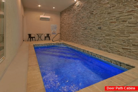 Heated indoor pool in 2 bedroom resort cabin - Laurel Splash
