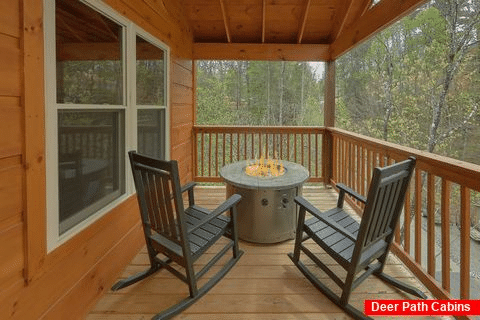 Cabin with 2 fire pits, indoor pool and hot tub - Laurel Splash
