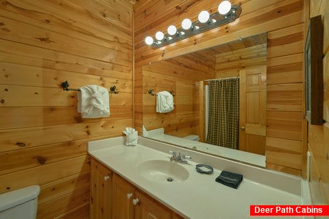 1 bedroom cabin with private master bath - Angel Haven
