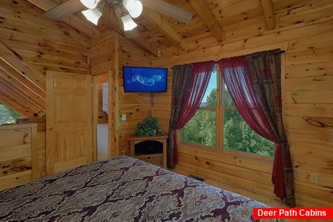 Main Floor Bedroom 2 Bedroom Cabin - Bearfoot Haven