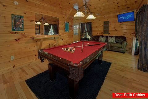 2 Bedroom with Game Room Pool Table - Bearfoot Haven