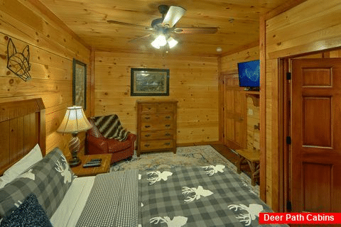 Master Bedroom with King bed in 11 bedroom cabin - The Big Lebowski