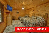 11 bedroom luxury cabin with King bedroom for 4 