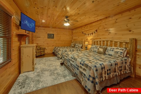 11 bedroom luxury cabin with King bedroom for 4 - The Big Lebowski