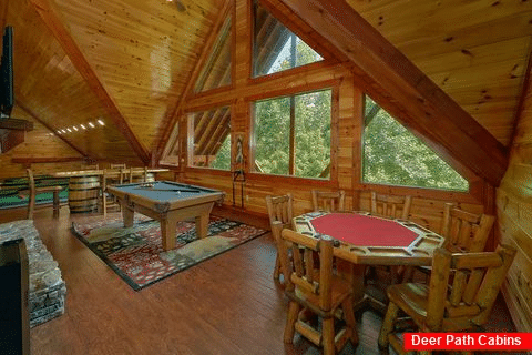 Cabin with Pool Table, Poker Table and Putt Putt - The Big Lebowski