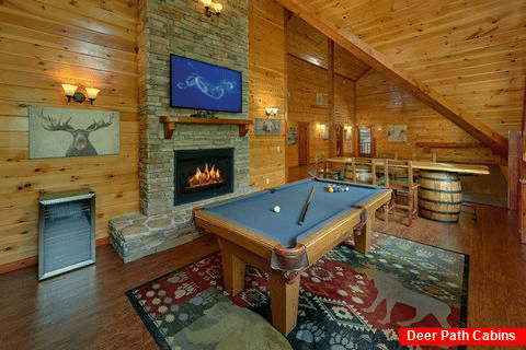 11 bedroom cabin with Pool Table and Game Room - The Big Lebowski