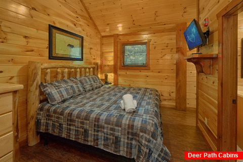 Master Bedroom with King bed and bath in cabin - The Big Lebowski