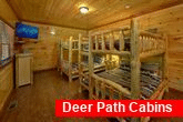 Queen bunk beds for 8 guests in 11 bedroom cabin