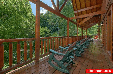 11 bedroom lodge with rocking chairs on deck - The Big Lebowski