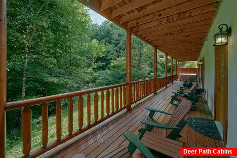 11 bedroom cabin with covered decks and hot tubs - The Big Lebowski
