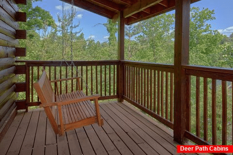 Pigeon Forge cabin rental with wooded view - Cozy Escape