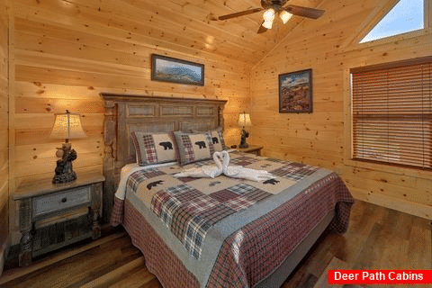 Master Bedroom with King Bed Sleeps 12 - Pigeon Forge Plunge