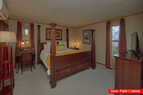 Gatlinburg Chalet with 4 King Bedrooms - Southern Comfort