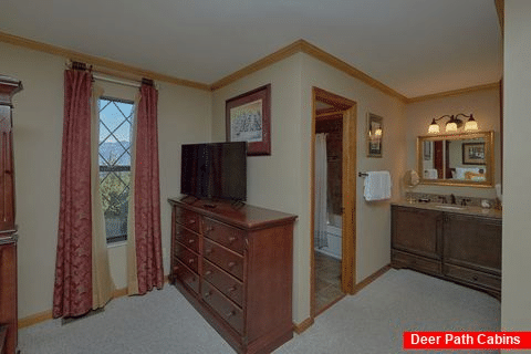 King Master Bedroom with Fireplace and TV - Southern Comfort