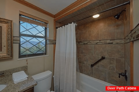 4 Bedroom cabin with 4 Private Master Baths - Southern Comfort