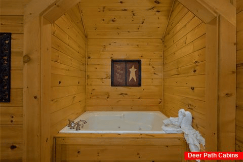 1 Bedroom Honeymoon Cabin Sleeps 4 - After Glow