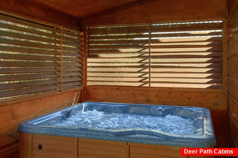 honeymoon Cabin with Private Hot Tub - After Glow