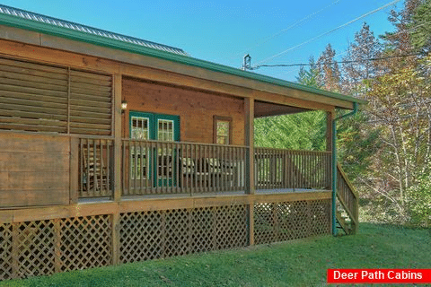 1 Bedroom Cabin Sleeps 4 covered Porch - After Glow