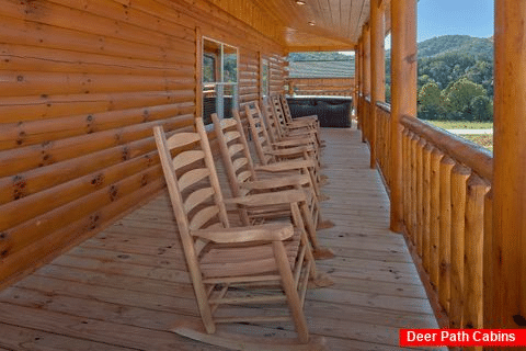 4 Bedroom Cabin in Pigeon Forge with Rockers - Pigeon Forge Plunge