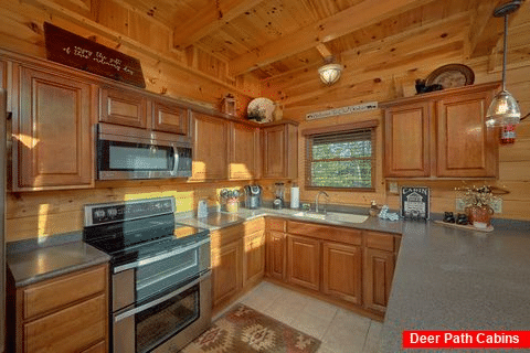 Large Open Kitchen 3 Bedroom Cabin Sleeps 16 - Honey Cabin