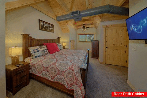 Beautiful 5 Bedroom 3.5 Bath Cabin Sleeps 14 - Firefly Cove