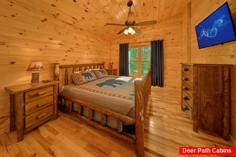 Main Floor Master King Bedroom Pigeon Forge - Mountain Home