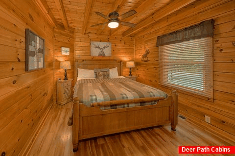 Main Floor Bedroom 2 Bedroom Cabin Pigeon Forge - Sunrise To Stardust
