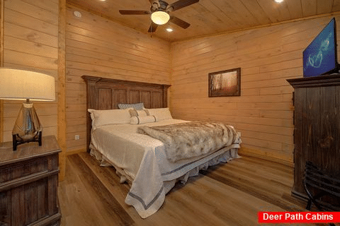 King Bedroom On Upper Level - Tennessee Splendor