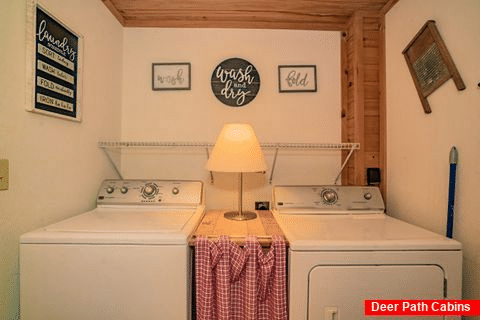 4 Bedroom 3 Bath Cabin Full Washer and Dryer - Rockin R Lodge